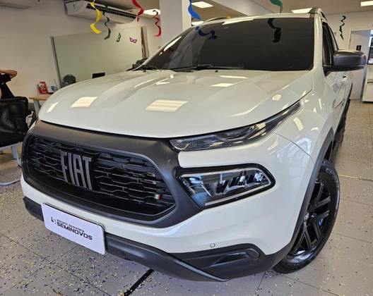 FIAT TORO 2.0 16V TURBO DIESEL ULTRA 4WD AT9 FIAT TORO 2.0 16V TURBO DIESEL ULTRA 4WD AT9